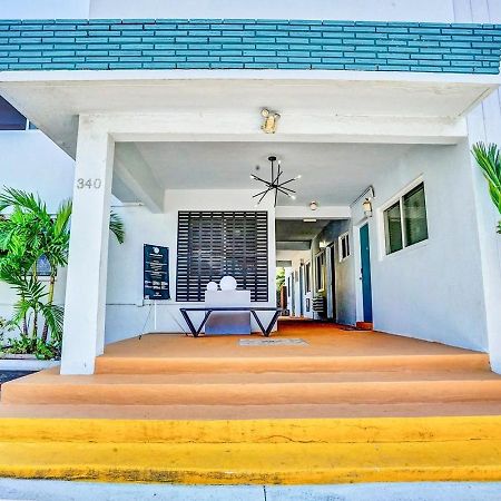 Walk To Dania Beach Christmas Getaway Pool エクステリア 写真