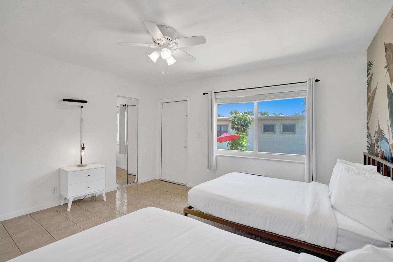 Walk To Dania Beach Christmas Getaway Pool エクステリア 写真