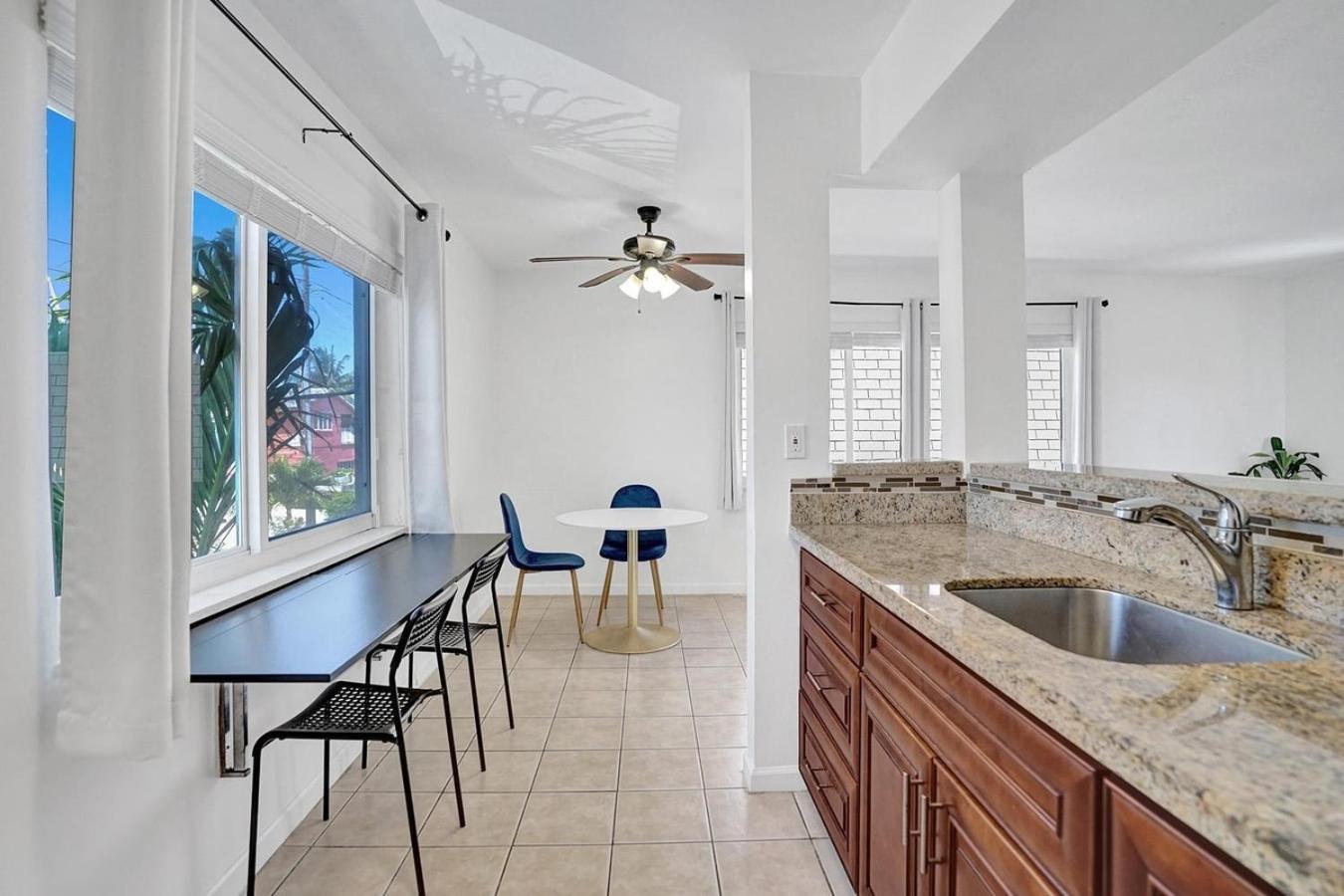 Walk To Dania Beach Christmas Getaway Pool エクステリア 写真